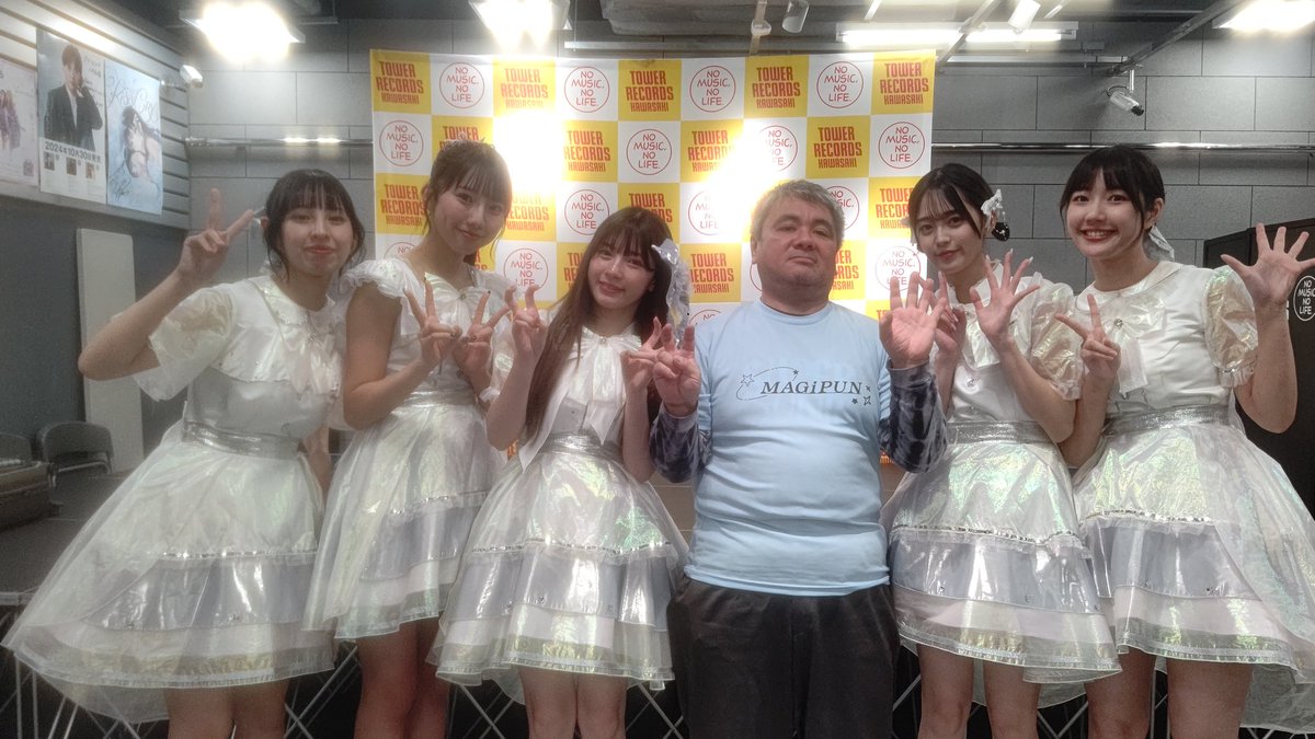 miyahira_yohkai's tweet photo. 2025年私とマジパンの思い出画像①
🥰💜💚🩵💛❤️

今年2025(令和7)年のマジパンと私の思い出画像をグループショットでアップしていきます。

まずは1月。
2025年の私のマジパン初めは2日のお台場での対バンでした。
#マジパン #沖口優奈 #吉澤悠華 #益田珠希 #山本花奈 #宇佐美空来 https://t.co/ko8zWFESZe