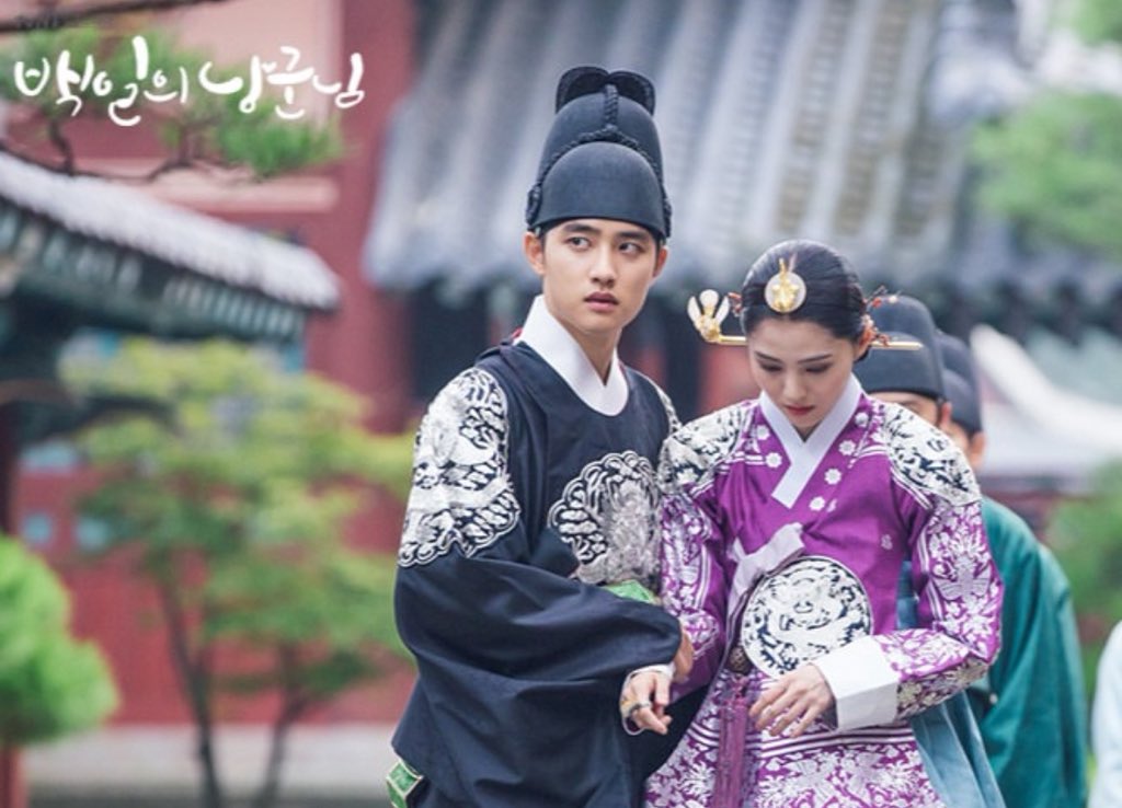 백일의 낭군님 이 스틸만 보면 세자빈 못살게 구는 대비한테 환멸 느끼는 세자로…금슬 좋은 율소혜로 날조 가능인데 쩝…진실은 드라마에서 확인하시길…