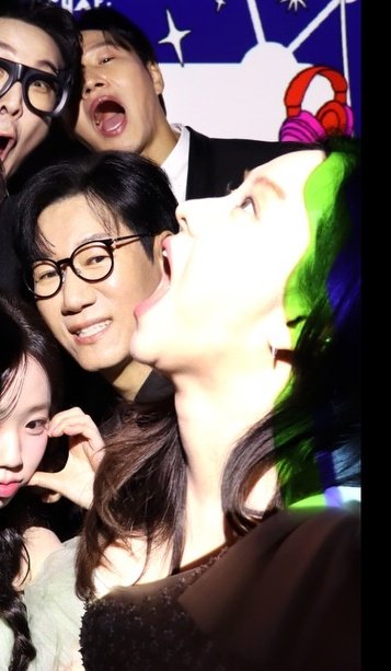 jihyo in                                  jihyo irl
press photos

SBS 연예대상 2025
#송지효 #SongJiHyo