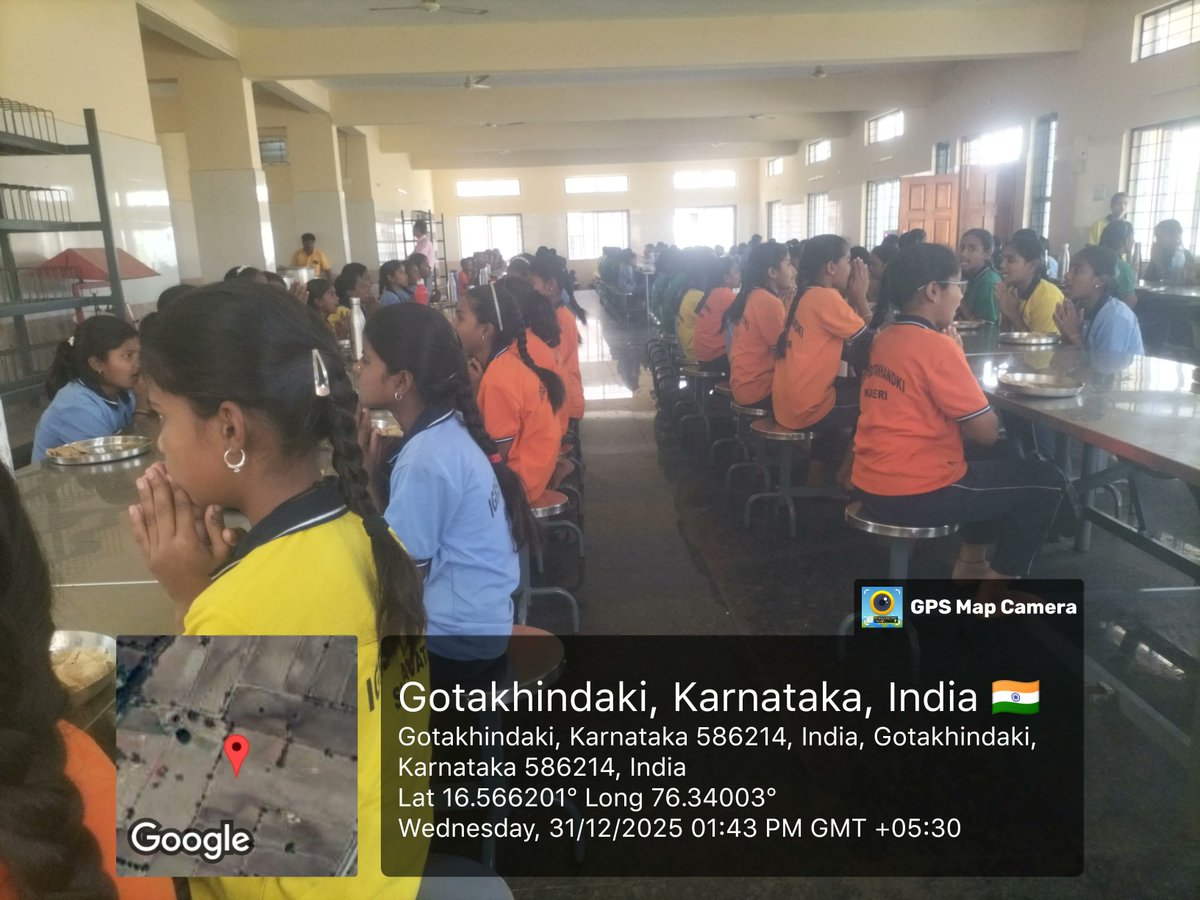 gotakhandiki's tweet photo. Lunch Time #SocialAudit_SWDMeals #SocialWelfare_Karnataka https://t.co/mtOWHf0RBv