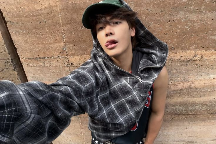 francis. tweet media