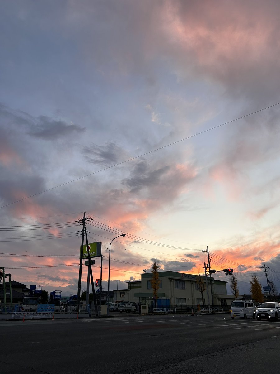 今年1年ありがとうございました。
楽しいこと沢山だったけど
転職するっていう初めての決断とか
色々大変でもあった1年だった。
来年はさらに人として素敵な人になれるように頑張ります。
来年もよろしくお願いします。
良いお年をお迎えください🙇‍♀️