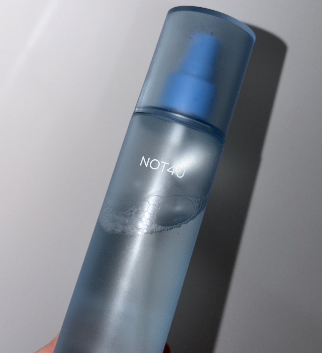 확실해졌더
등드름에 낫포유 바디미스트
가드름은 모름 없어서안써봄
등드름 소녀들 스트라이덱스도 좋은데
낫포유 이새기들꺼 써봐 진짜 과장보태면
효과 하루도안걸림 나같은경우에
자기직전에 등에 ㅈㄴ뿌리고 흡수될때까지만
나체로있다가 옷입고 잣음 효과 보증선다

이걸 여름애 알앗어야햇는데