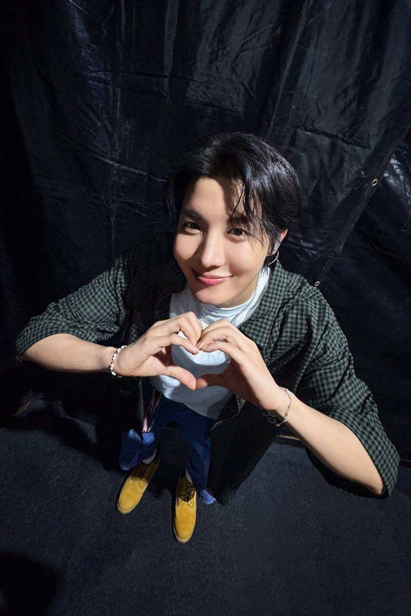 bts_mindol's tweet image. 올해도 감사의 인사를 텍스트로 전합니다.
내년에도 함께 달려보아요!!
보라합니다💜💜💜
#AlwaysWithBTS #BTS 
#BTSARMY