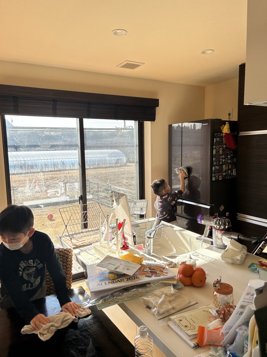 sinamon718's tweet image. 本日、我が家は大掃除。

下の子も5歳になって
掃除に参加してくれて
我が家の初めて全員参加の大掃除に🧹

入院の2年半を成長の糧に
今を迎えられました(*´ `*)