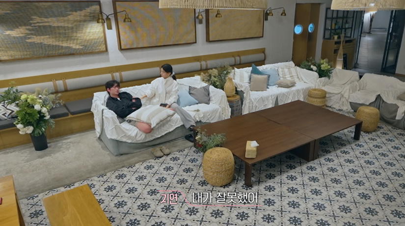 neul_00000's tweet photo. ㅋㅋㅋㅋㅋㅋㅋ 우진지연 재회하세요. 
속상해서 엉엉우는 남자와 바로 와서 사과하고 우쭈쭈해주는 여자 ㅠ ㅋㅋㅋㅋㅋㅋㅋㅋㅋㅋ https://t.co/qdmoM8jSss
