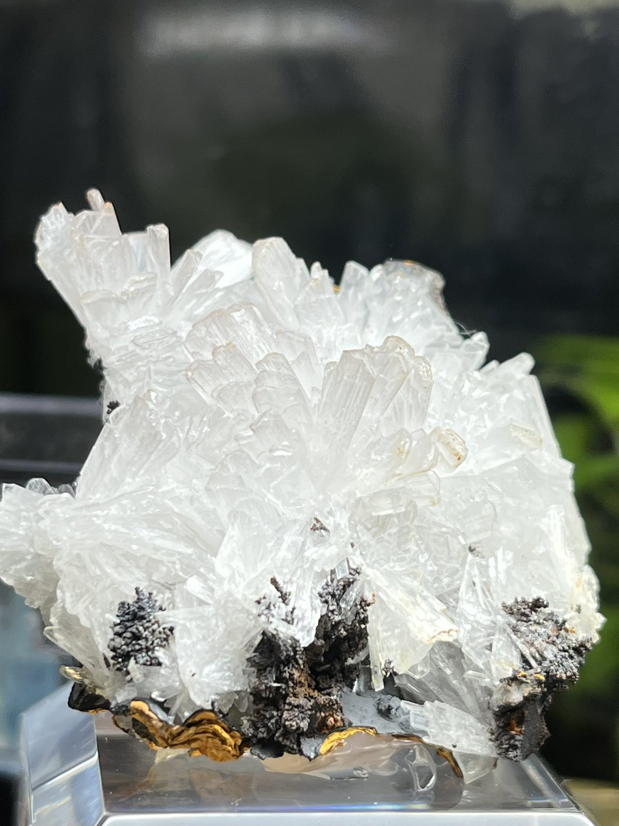 #紅白石合戦
白は前に投稿したヘミモルファイトしかない