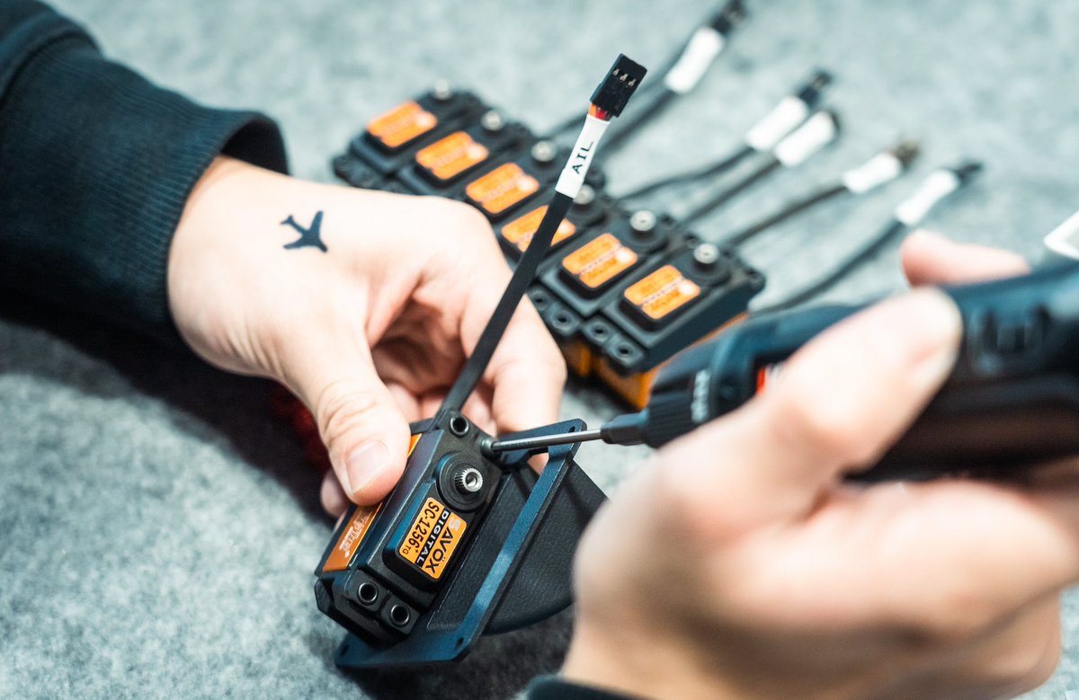 MuginUav's tweet image. MUGIN Drone Engineering Team 
Our engineers are assembling the new 3600 fixed-wing UAV — precision, innovation, and teamwork in action. Stay tuned for what’s next in aerial technology! ✈️🔧

#MUGIN #DroneTech #FixedWing #Engineering #Innovation #UAV #AerialTechnology #Teamwork