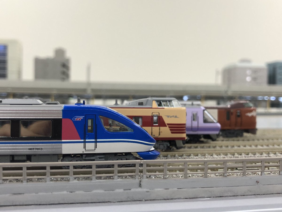 topunan_bot's tweet photo. 旅行の行程にレンタルレイアウトやポポンが加わ��たり、地元の鉄道模型クラブに入ってジオラマを作ってみたり、2025年を振り返ると鉄道模型趣味主体になっていました。

来年も自分の生活を脅かさない程度に模型趣味も楽しんでいけたらと思います。どうぞ来年もよろしくお願い致します🙇‍♀️

良いお年を〜 https://t.co/u05NksE9Td