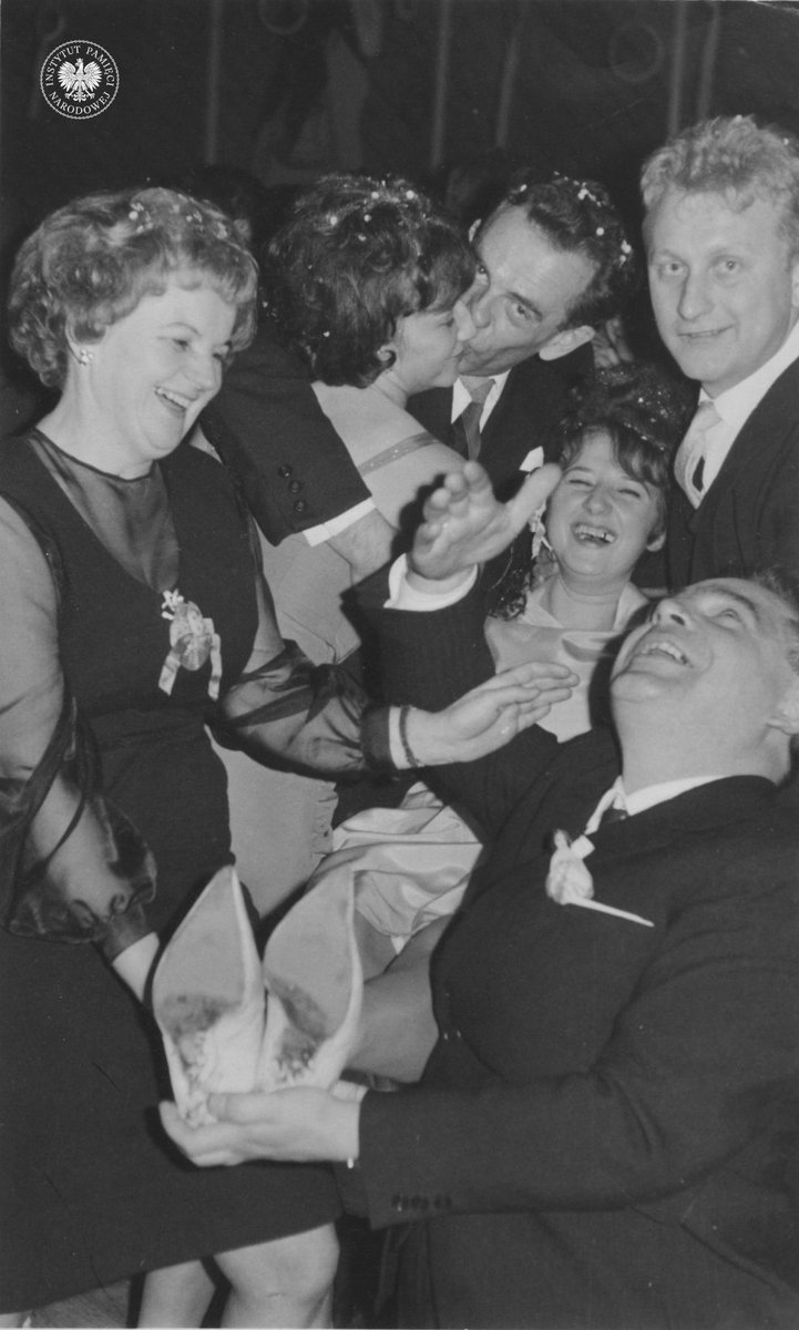 ipngovpl_eng's tweet photo. 📷New Year's Eve celebrations in Communist Poland. Images taken from the #IPNArchive and @NAC_GOV_PL. https://t.co/NyZcfSaFgP