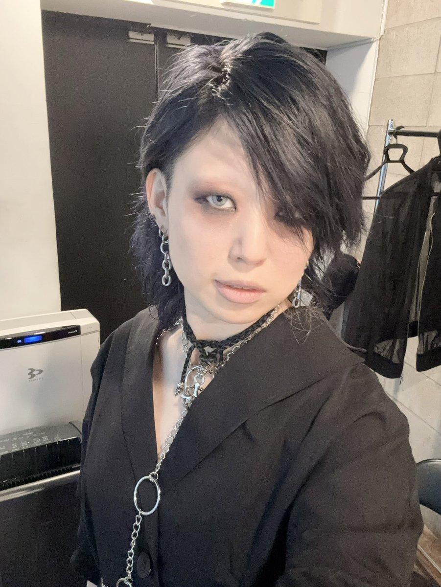 existtraceMally's tweet image. 2025はサポート、ドラムイベ、配信含めて行ったライブは67本！去年より16本少なかった！人間ドックもB判定🔥

ついてきてくれたみんな！遠くから気持ち飛ばしてくれたみんな！本当にありがとう！

体調管理に気をつけて、これからもみんなと沢山の笑顔の時間を過ごしていけるよう程良く頑張ります笑