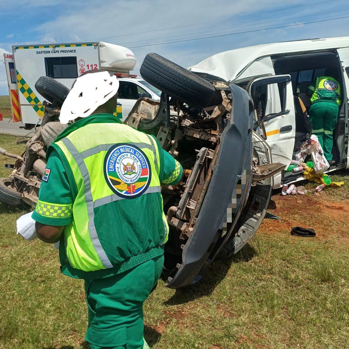 lnnocent191535's tweet photo. ππ _Ongoing_ CRASH ALERT
R61 Ngcobo β‘οΈ Cofimvaba π¨
- Multiple fatalities & injuries
- Expect major delays β°
- Towing on scene π§
11:50, 31 Dec
#EC_TrafficAlert
#SaNationalTrafficUpdates https://t.co/Mx5agqhFT7