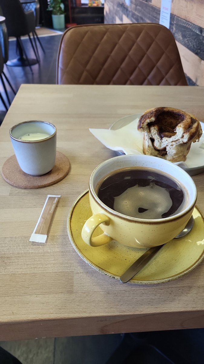 Lovly sunny walk for a coffee and... A cinnamon bun?