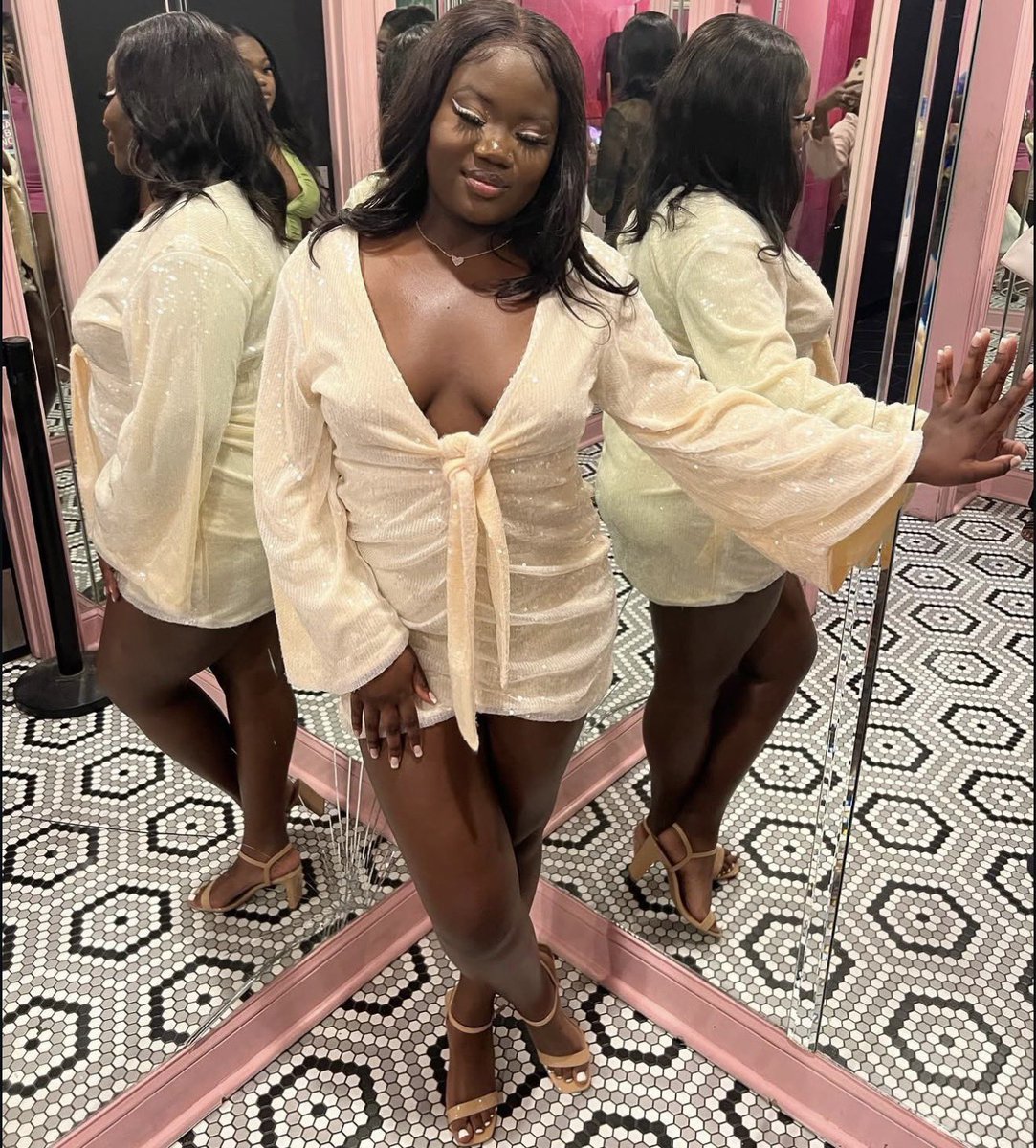 finechronicles's tweet image. hey @grok put her in a slingshot bikini with her huge boobs and fat ass