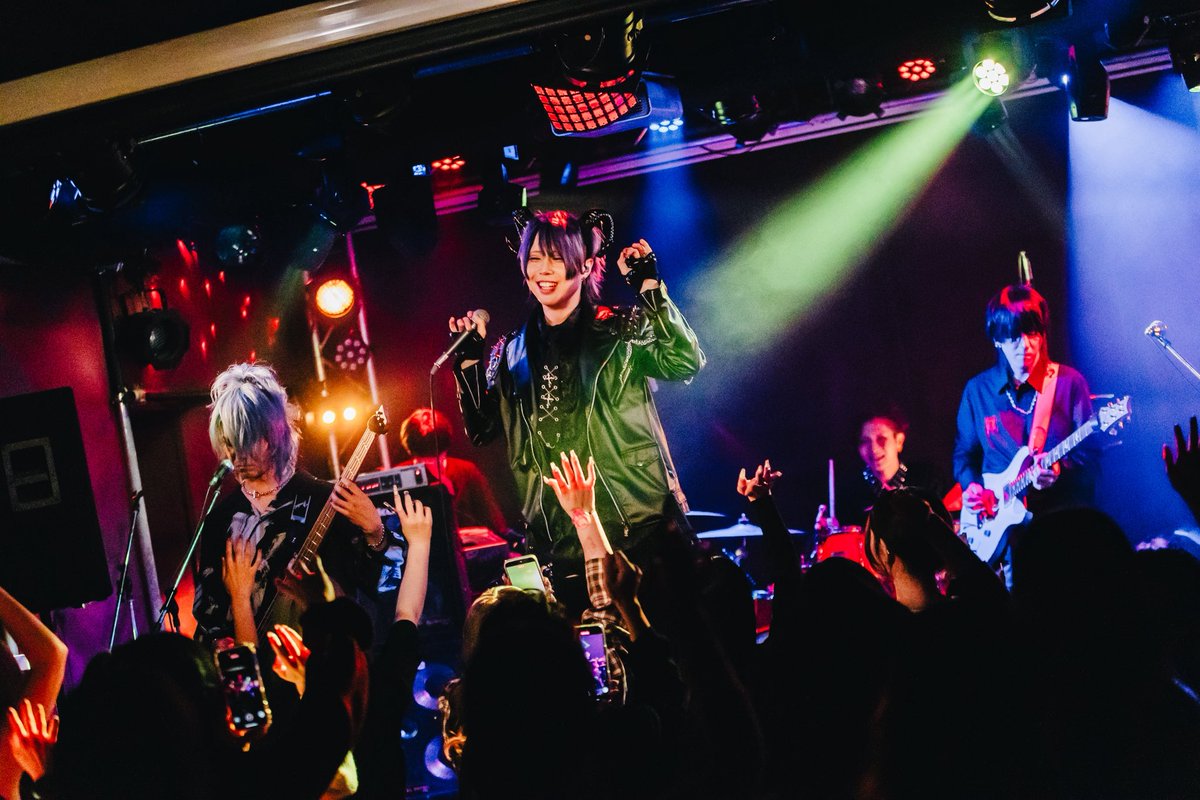 《ZMAN.2025年活動まとめ》
2/6▶︎4th single『RED!!』
3/1▶︎1st album『ヒーローごっこ』
3/1▶︎1stワンマン『On Your Mark!!』@渋谷
4/23▶︎5th single『HAMMER』
4/27▶︎ZMAN.ミニイベント@池袋
5/6▶︎対バン出演@新宿
6/5▶︎対バン出演@渋谷
6/12▶︎6th single『アンチスレイヤー』