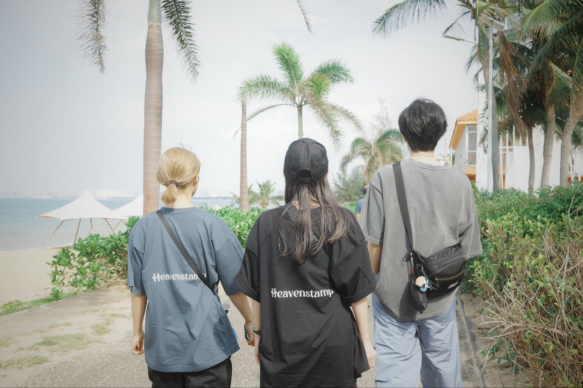 _Heavenstamp_'s tweet image. 2025年、Heavenstampを聴いてくれたりライブに来てくれた皆さまに感謝申し上げます✨
音源リリースや国内でのライブに加えて中国でのツアーやフェスなども精力的に行えて充実した一年でした！
新たな制作・レコーディングも進んでいますので、今後のヘブンにもご注目ください👀

それでは良いお年を♪