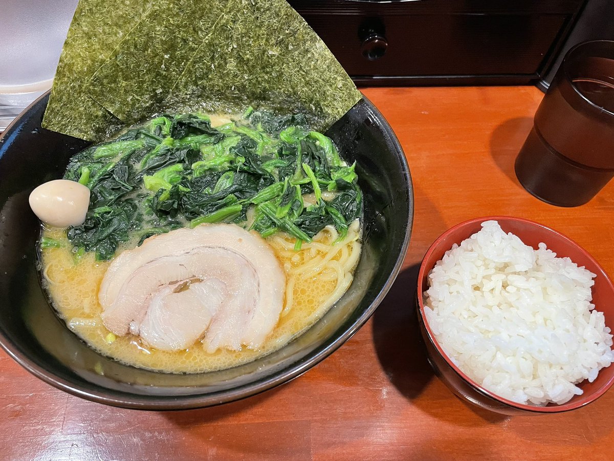 _totorue's tweet photo. 年越しそば、うんメェ〜〜〜 https://t.co/seOSnZsBO4