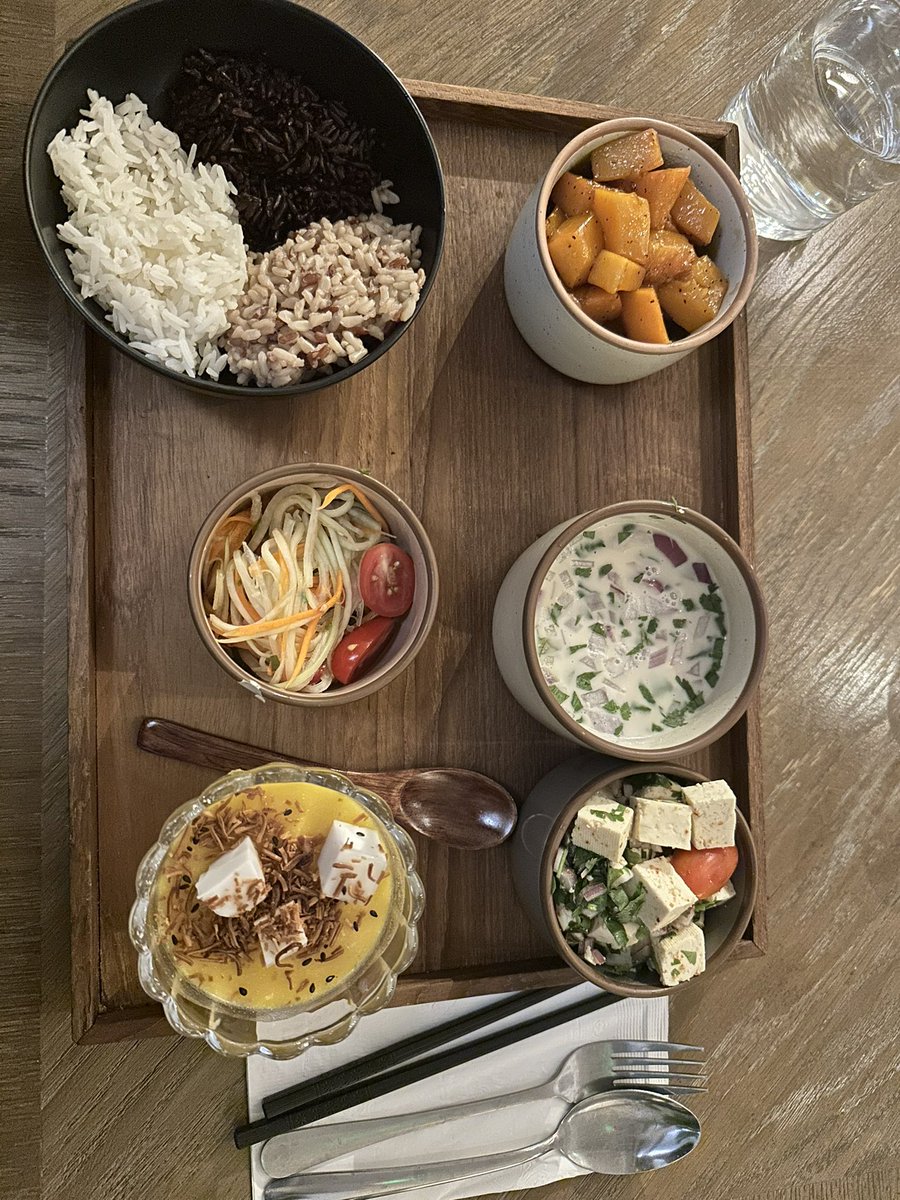 Vatsalpandya333's tweet photo. Tried a blind date app in SF called @222place .
Thai food, group dinners, karaoke, deep conversations, and new friends.

This city makes it easy to meet interesting people if you say yes.

#SanFrancisco #lifeinsf #founderlife https://t.co/yvyVOPPXyV