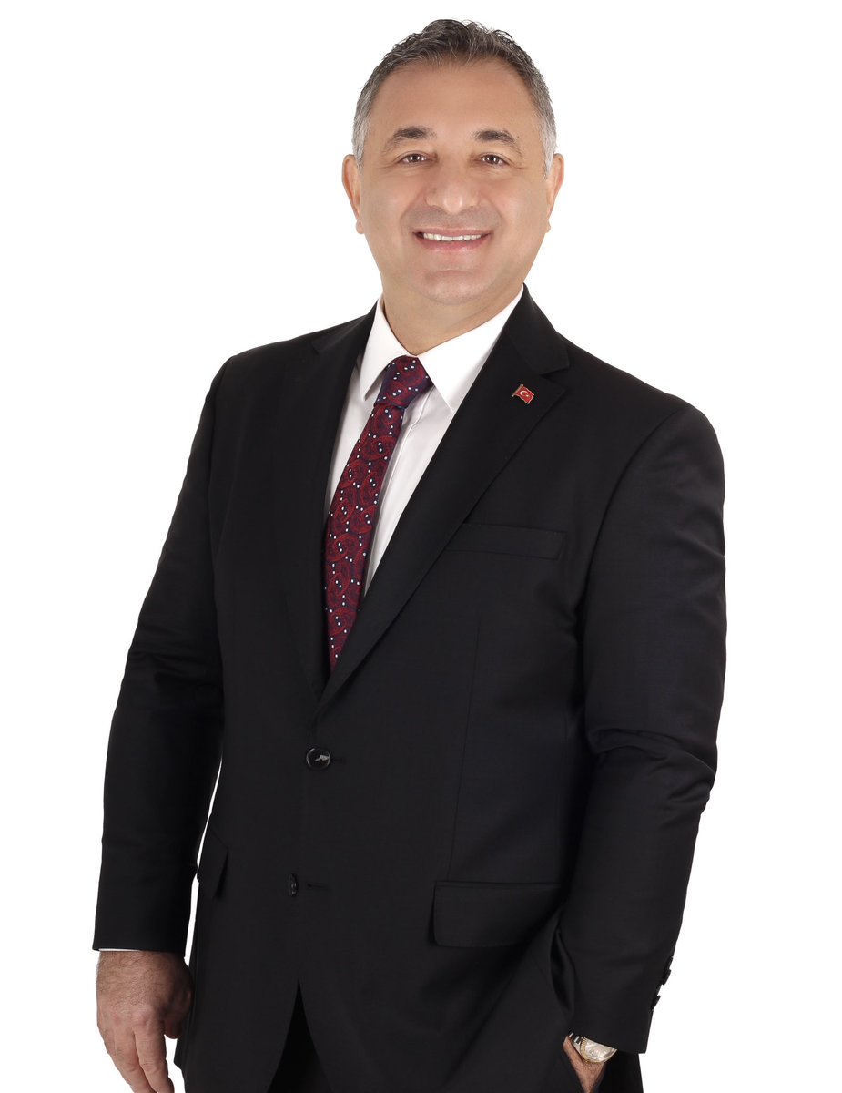 2026' ya Merhaba!
2026 yılına girerken, yeni umutlar ve sorumluluklarla dolu bir yıla adım atıyoruz.
Hepinize sağlık, huzur ve başarı dolu bir yıl diliyorum.
Çalışan, üreten, ahlaklı, vicdanlı ve adil bir toplum ve Türkiye'yi büyük ve güçlü bir geleceğe taşımak umuduyla…