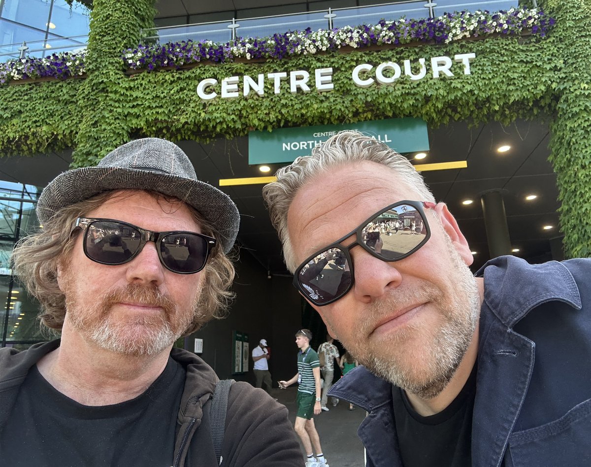 TCartoonis50076's tweet photo. HNY. 2025 👀6 TNC, 👏to cover stars @HendinArts Nicola Jennings @thesquiggleking @roystoncartoons @Banxcartoons &amp; Mr Rowson. Top mate @ChicanePictures✊Very Talented guy!  Helped make it all possible. 🙏 2026 https://t.co/qjrFDdthyu