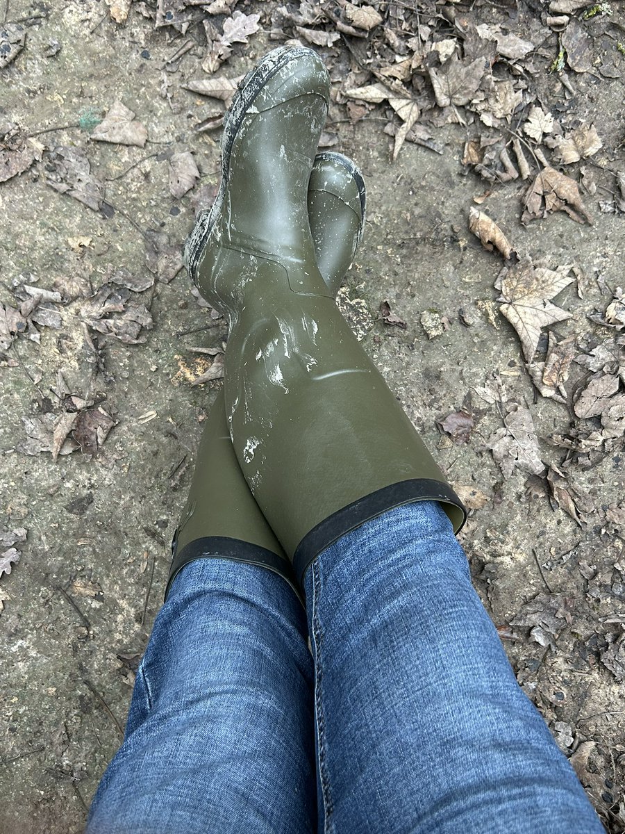 MasterJKing1's tweet image. Sir’s boots need cleaning. 

linktr.ee/MasterJKing1