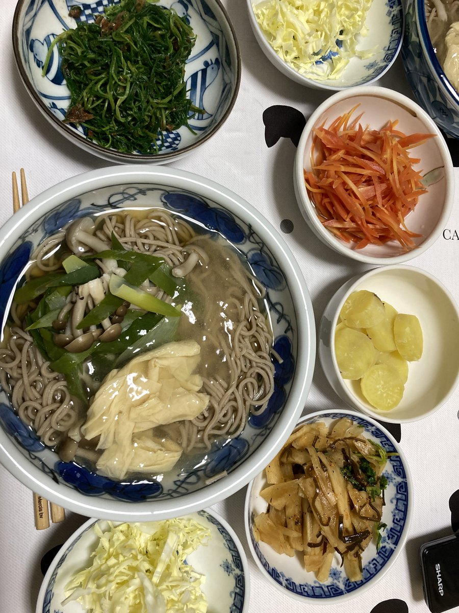 vemster8's tweet photo. #レゴラー料理部 来年もよいお年を。 https://t.co/4ds6kn7hkx