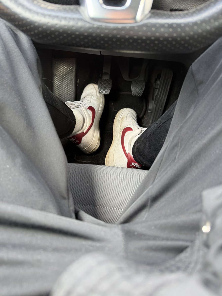 MaksMasterr's tweet photo. Jest trochę miejsca dla cwela, żeby przygnieść twój ryj moimi śmierdzącymi stopami. 😝😉
#cashmaster #findom #feet #master https://t.co/pvcdUEf2ON