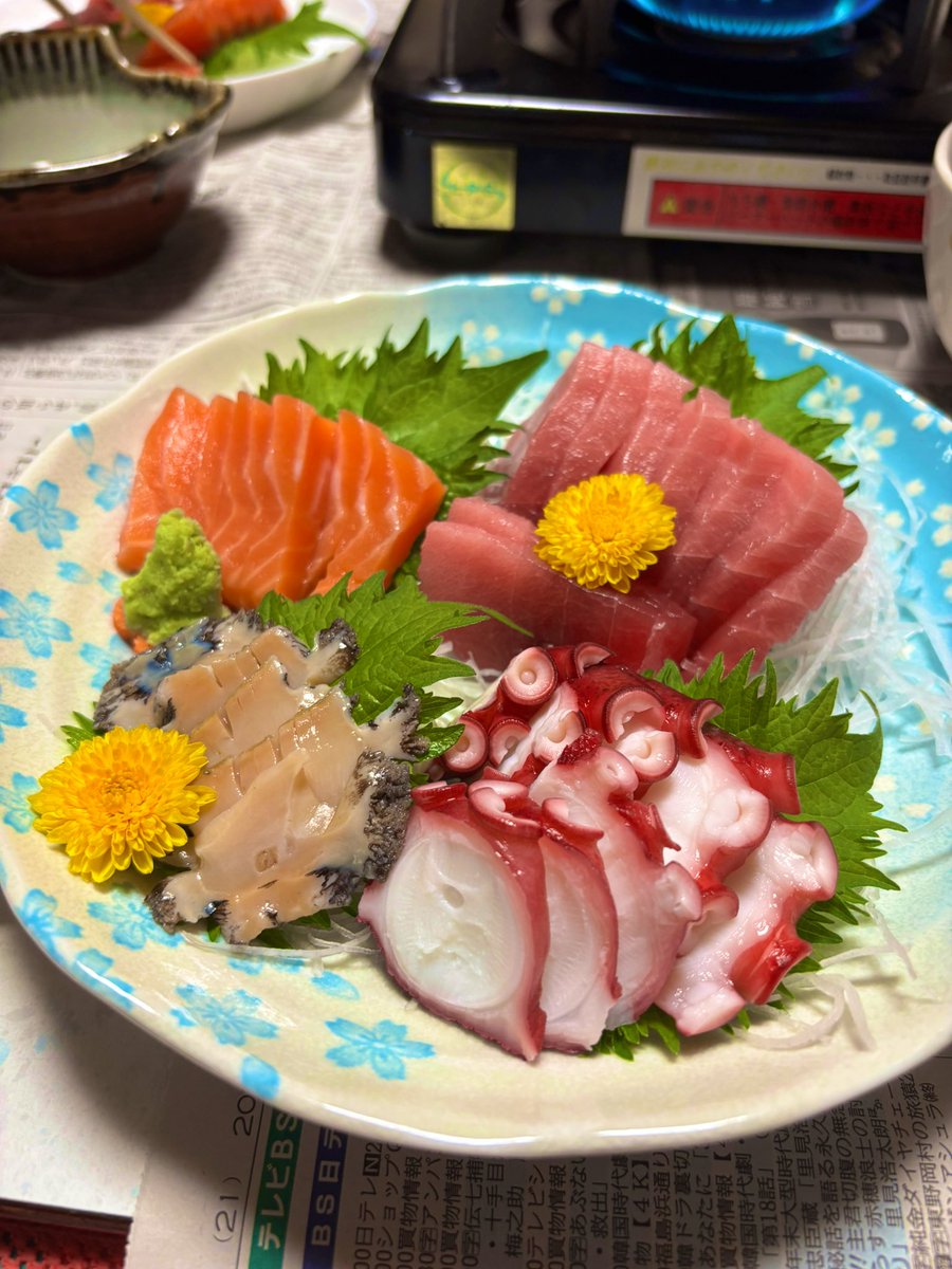 ryo_UberEATS's tweet photo. 毎年恒例年末は山形のばあちゃん家へ🚙
カニ鍋🦀上手すぎ😍
年越しそばのお腹残しとかないと... https://t.co/FLIazAu8n5