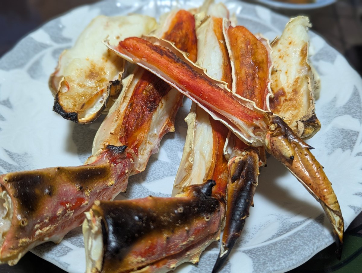 今年は焼きタラバ！想像よりお腹膨れるねぇ
足2本くらいで充分だわ