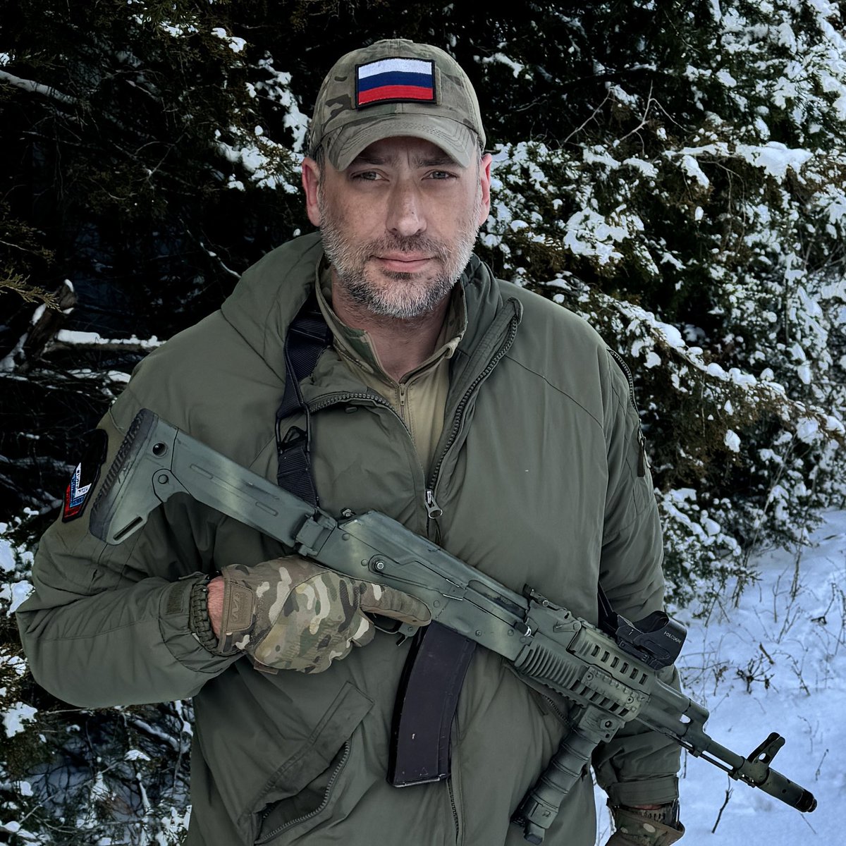 Друзья, с наступающим Новым годом!🎄
Пока хохлы ставят памятники дронам и празднуют «перемоги», мы помним: настоящие герои - наши ребята на фронте. А эти "антифашисты" пусть дальше зигуют на портреты Бандеры. Россия вперед! 🇷🇺💪 
Кто со мной - лайк и репост! #StandWithRussia #SMO