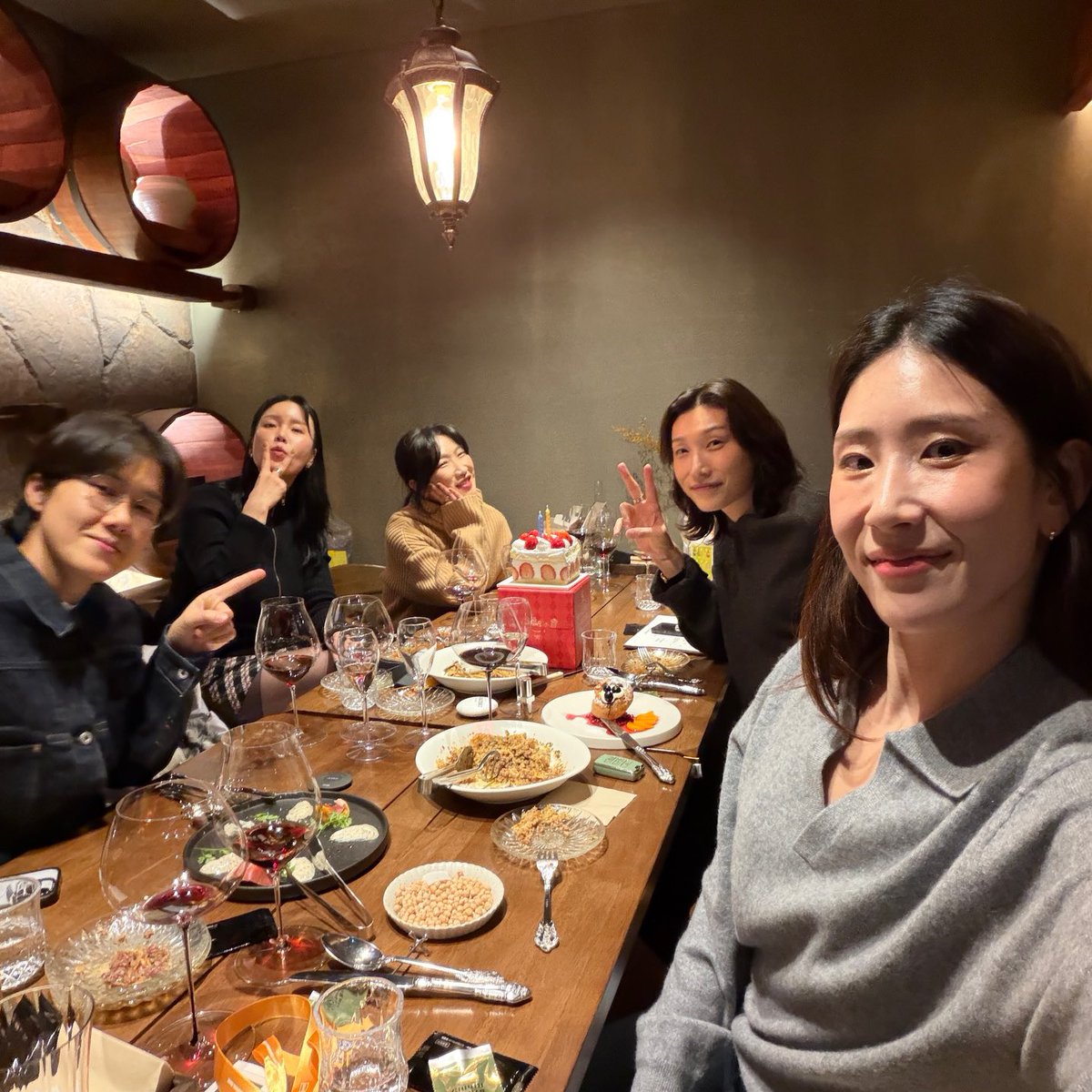 onoyk_10's tweet photo. 첫번째 사진 너무 귀여움 ㅜ

https://t.co/RKC8yr9r88 https://t.co/7p5YfyQs1d