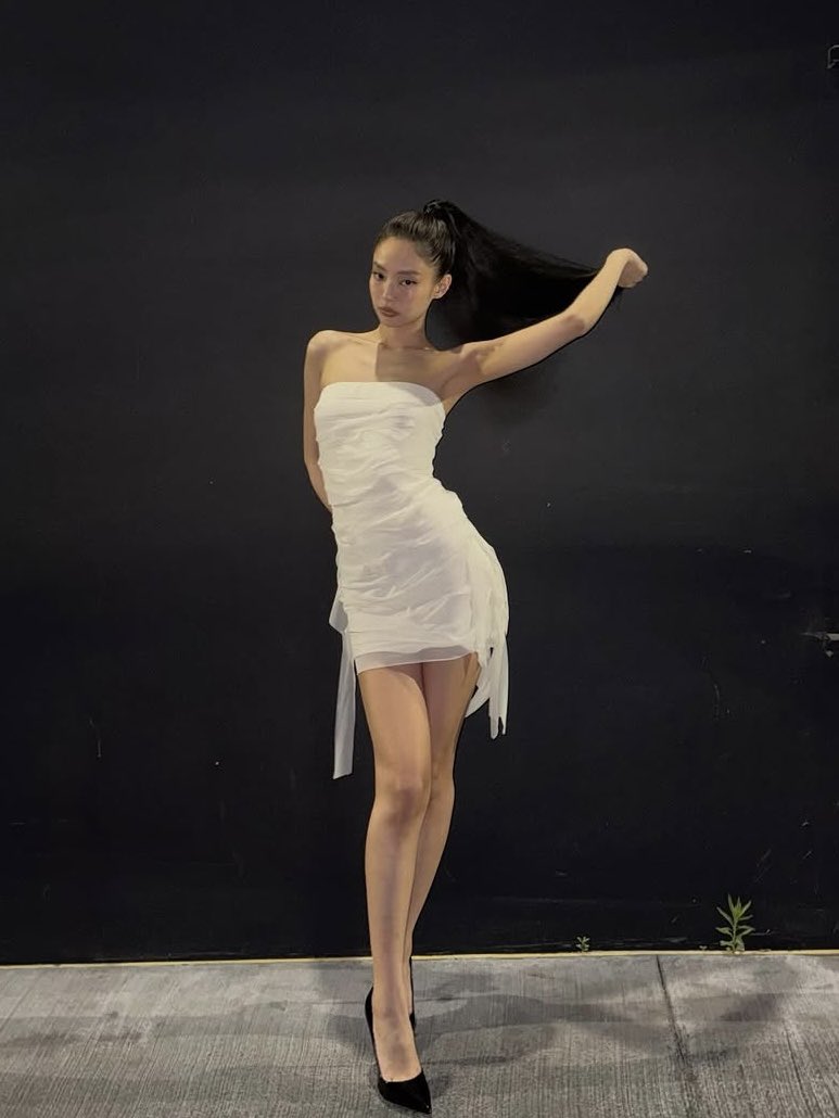 jenniepics's tweet image. MOTHER