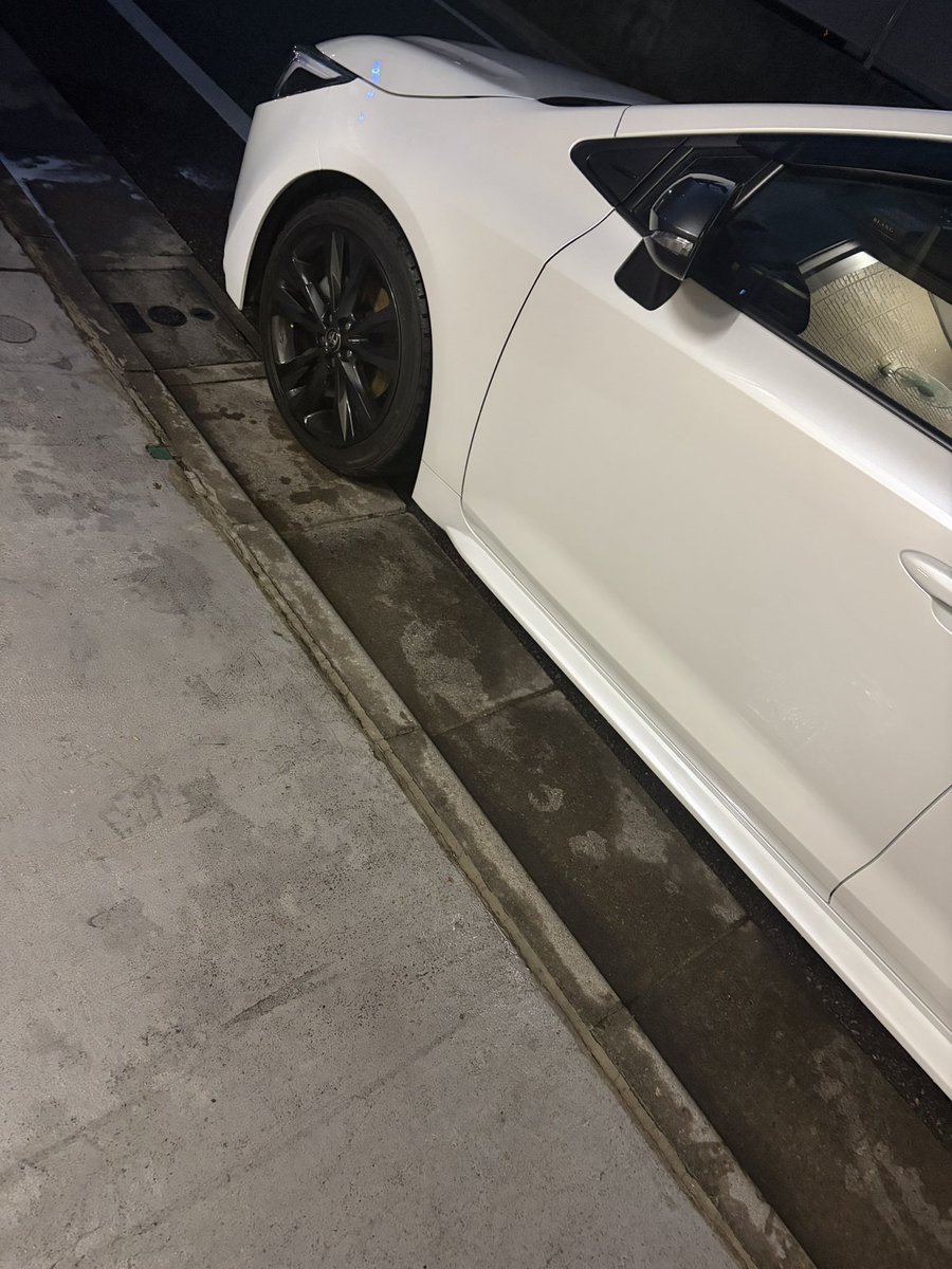 今日で今年も終わりですね。

作業車兼自家用車の洗車をしました。

これで来年に向けて気分よく行けますね🙆‍♀️