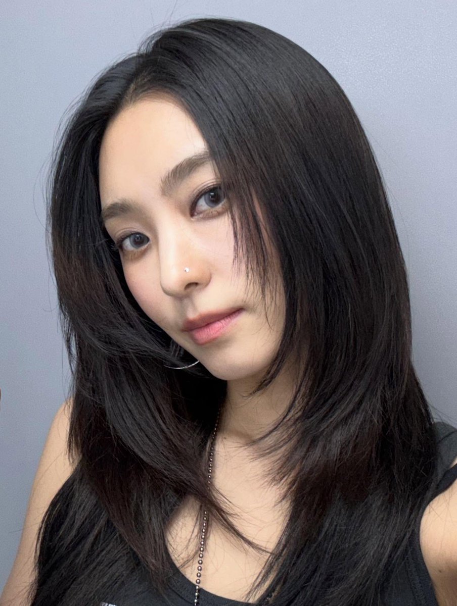 Graceful tweet media