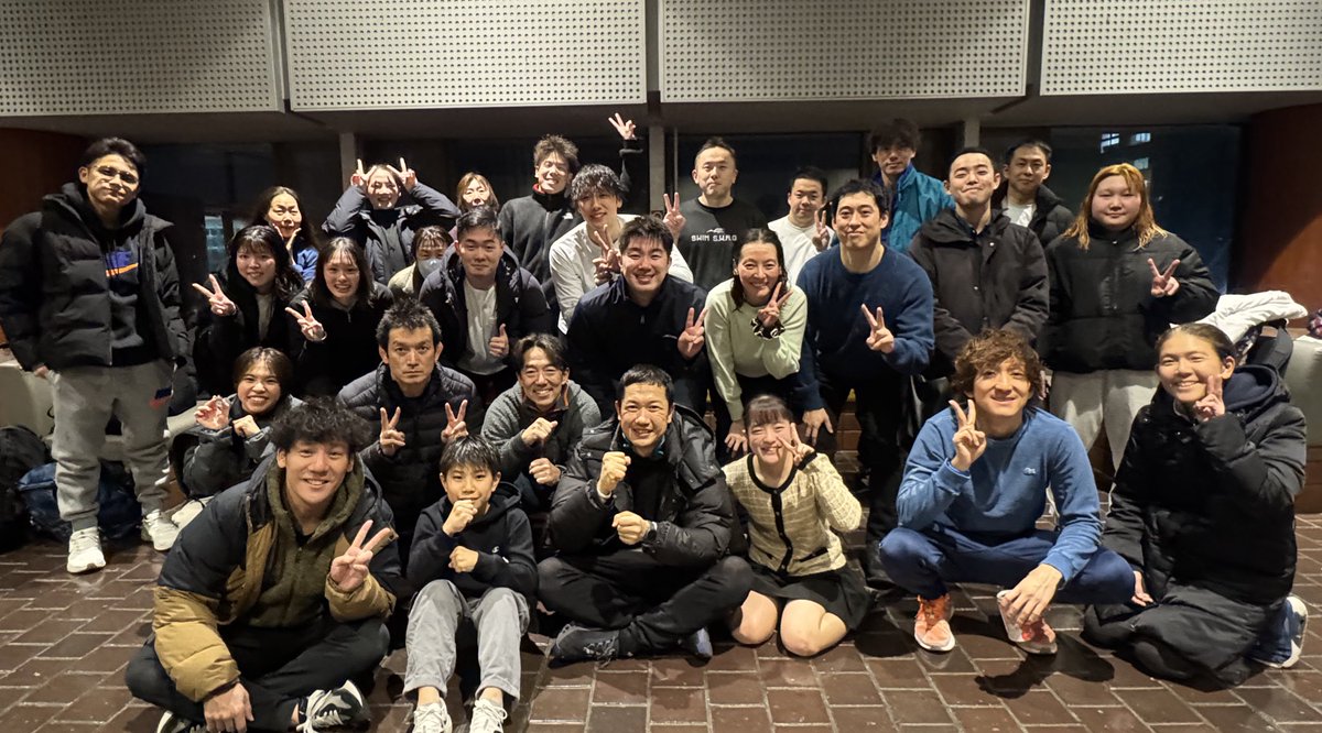 kakkies03's tweet photo. 2025年Freakers最終練習完遂！

満員御礼30名の申し込みでしたが、体調不良と二日酔いの脱落で28名。
1年間、共に汗を流してくれた皆んな本当にありがとう。2026年もそれぞれの「超えたい壁」を全員で突破していこう。
Freakersは大人の挑戦を応援します。

人生に熱量を、熱狂を。 https://t.co/oxwcZxknga