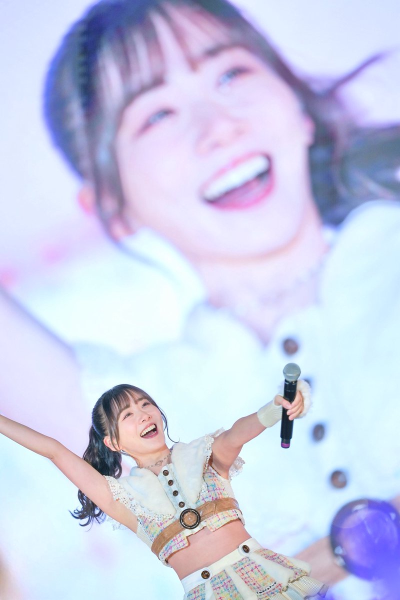 鶴見萌　サイン入りタペストリー　虹コン　虹のコンキスタドール　B≡FULLEST 鶴見萌 サイン入りタペストリー 虹コン 虹のコンキスタドール B≡FULLEST