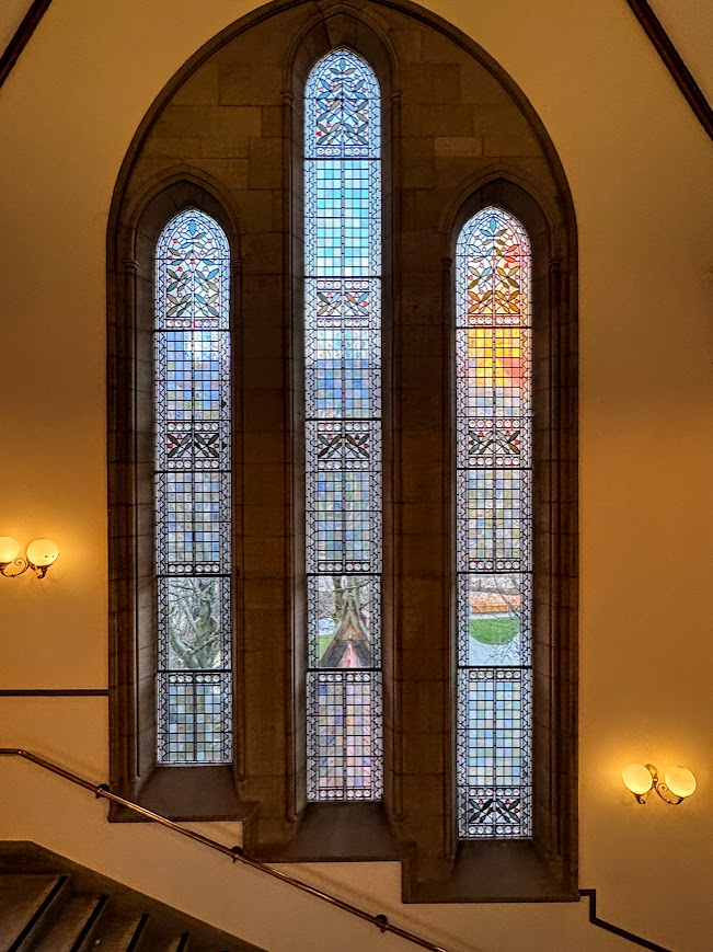 jjmmli's tweet photo. Photo challenge: Window🪟 

Sometimes we look through the window at the view; sometimes the window is the view. https://t.co/WqYLeI6yc9