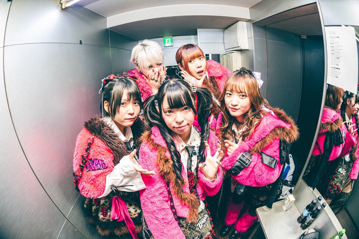 本日
『chemical reaction 年末SP』
【husky のどか卒業公演】
お越しいただきありがとうございました💟
 ︎︎
 ︎︎
2025年も沢山の幸せをありがとうございました🐺

次回ライブは3日!!
📌心斎橋 VARON ｻﾝにて生誕祭2LIVE🔥
 ︎︎
ぜひぜひお越しください💚ᩚ

 ︎︎
 ︎︎
※NEXT