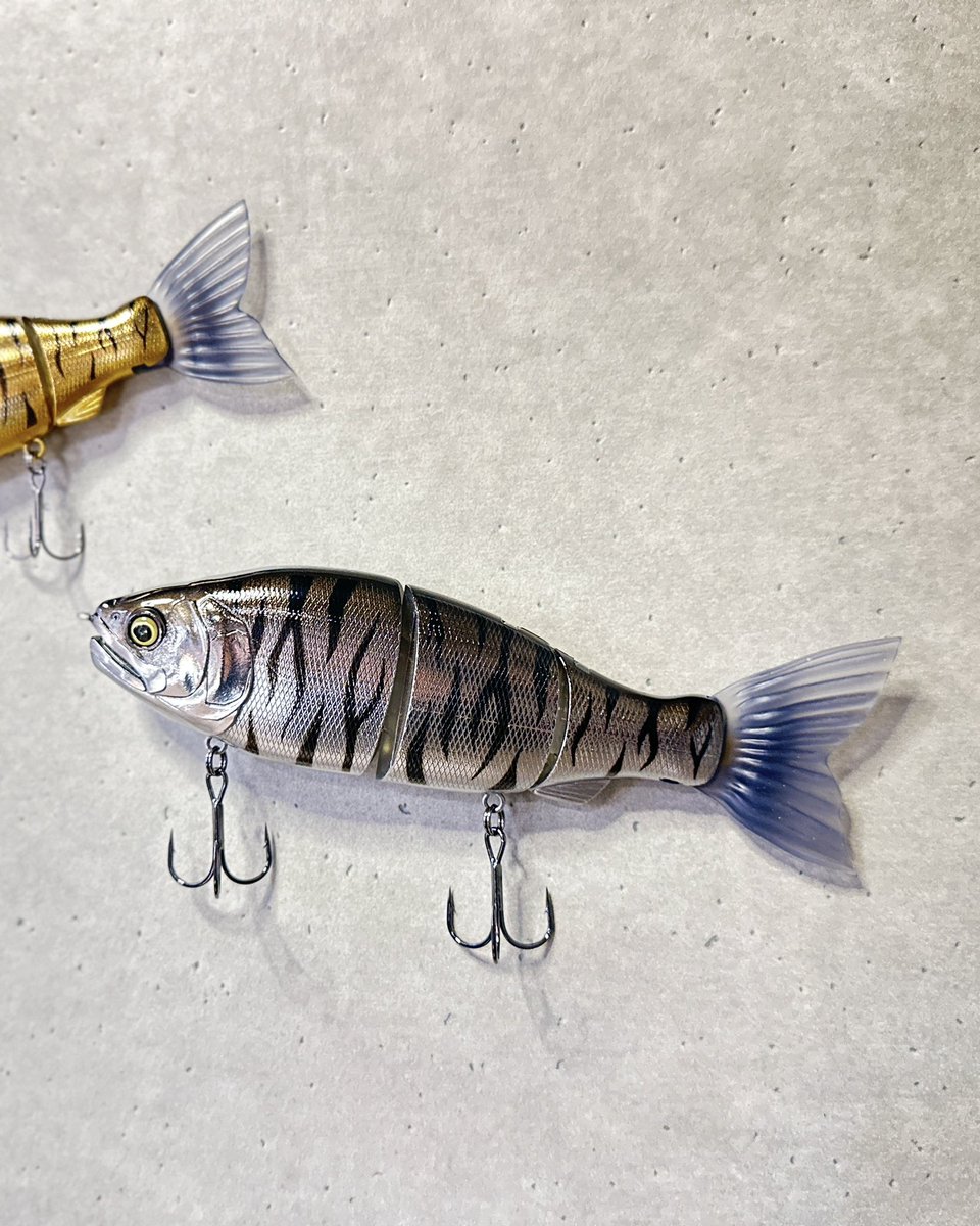 suzufishing's tweet image. 2026/1/1/18:00〜MUNIBELL STOREにて予約販売スタートです⛩✨

1/4の23:59まで受注期間となっております！
アピール力抜群の実釣カラー！
この機会に是非ゲットしてください🤤✨

(⚠︎予定本数に達し次第終了となりますのでご了承ください)
———————————————
【JOINTED CLAW RATCHET144】…