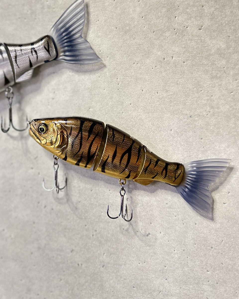 suzufishing's tweet image. 2026/1/1/18:00〜MUNIBELL STOREにて予約販売スタートです⛩✨

1/4の23:59まで受注期間となっております！
アピール力抜群の実釣カラー！
この機会に是非ゲットしてください🤤✨

(⚠︎予定本数に達し次第終了となりますのでご了承ください)
———————————————
【JOINTED CLAW RATCHET144】…