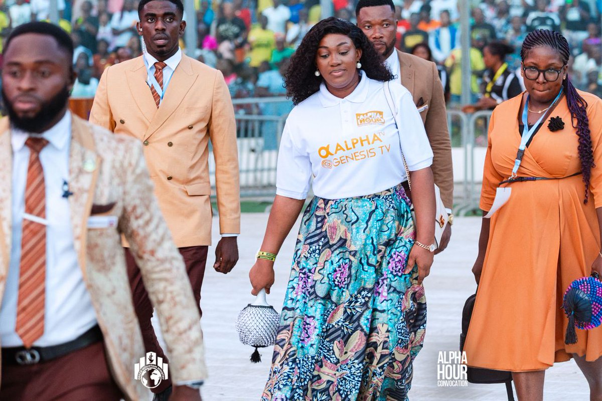 JESUS IS STILL AT WORK. HE WILL CROSSOVER WITH US TONIGHT...

If you were among those who were locked outside the stadium, dont be perturbed. Jesus saw you and you will be surely amazed of what will happen in your life in Jesus name.

#AlphaHour #PastorElvis