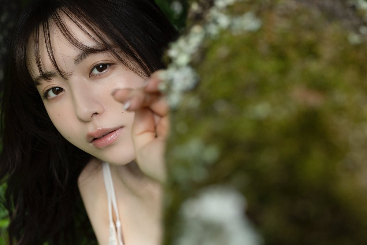 YumenaNishino's tweet photo. 今年も1年ありがとうございました！
1st写真集を出すという目標のひとつを達成できた大切な年でした。
2026年もみんなと充実した1年を過ごせますように！
良いお年をお迎えください💚🫶🏻 https://t.co/n9Azek0gFc