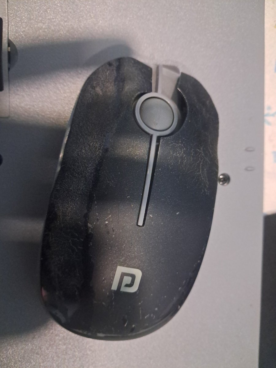 kmadhyan's tweet photo. @amazonIN, Bought a Portronics keyboard combo and received a melted, broken mouse. Asked for a replacement (no return), and within 1 hour Amazon redirects me to the manufacturer. Completely unacceptable service. Almost 5/10 Amazon orders arrive damaged now. @Portronics https://t.co/ZyAhBbYZDe