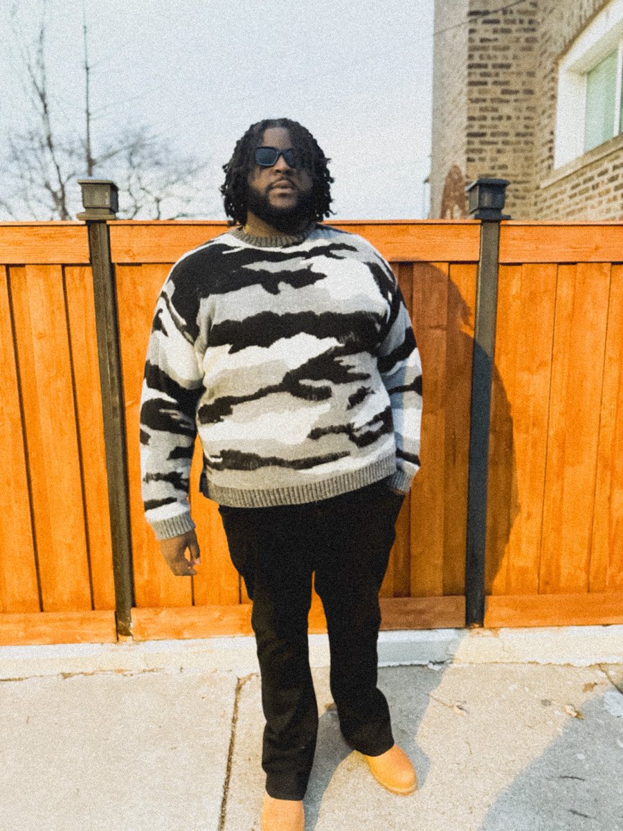 _KingMook's tweet image. I made 32 a couple weeks ago. Shit got me feeling like I’m hitting a stride. Family good, work good, and I think I want to take a vacation soon. Somewhere warm.  Anyway tho, quick check in and I’m on my way. 

Yall be good. I’ll be around. 

Oh, and Happy New Year ✌🏿