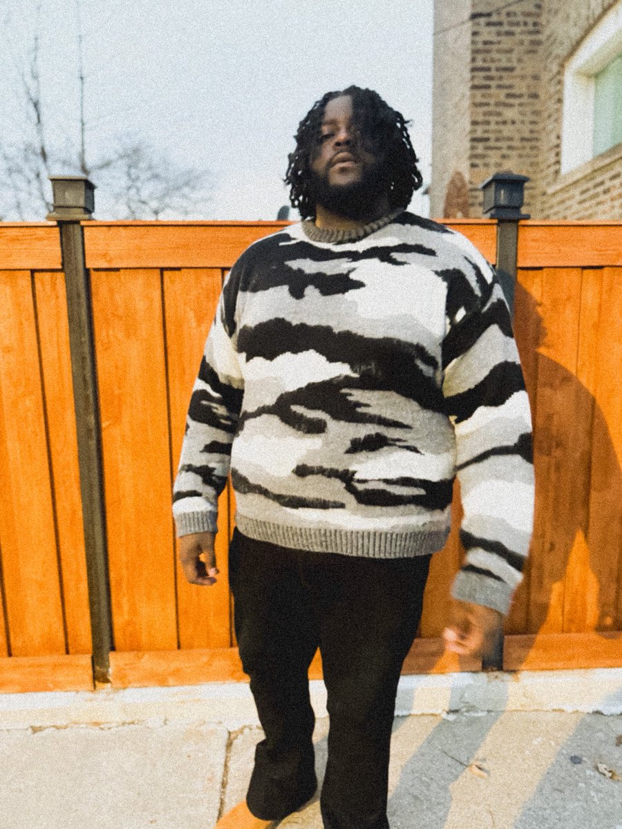 _KingMook's tweet image. I made 32 a couple weeks ago. Shit got me feeling like I’m hitting a stride. Family good, work good, and I think I want to take a vacation soon. Somewhere warm.  Anyway tho, quick check in and I’m on my way. 

Yall be good. I’ll be around. 

Oh, and Happy New Year ✌🏿