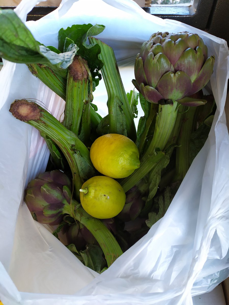 "Carciofando", a Te Rada. 😘
Buon Anno.