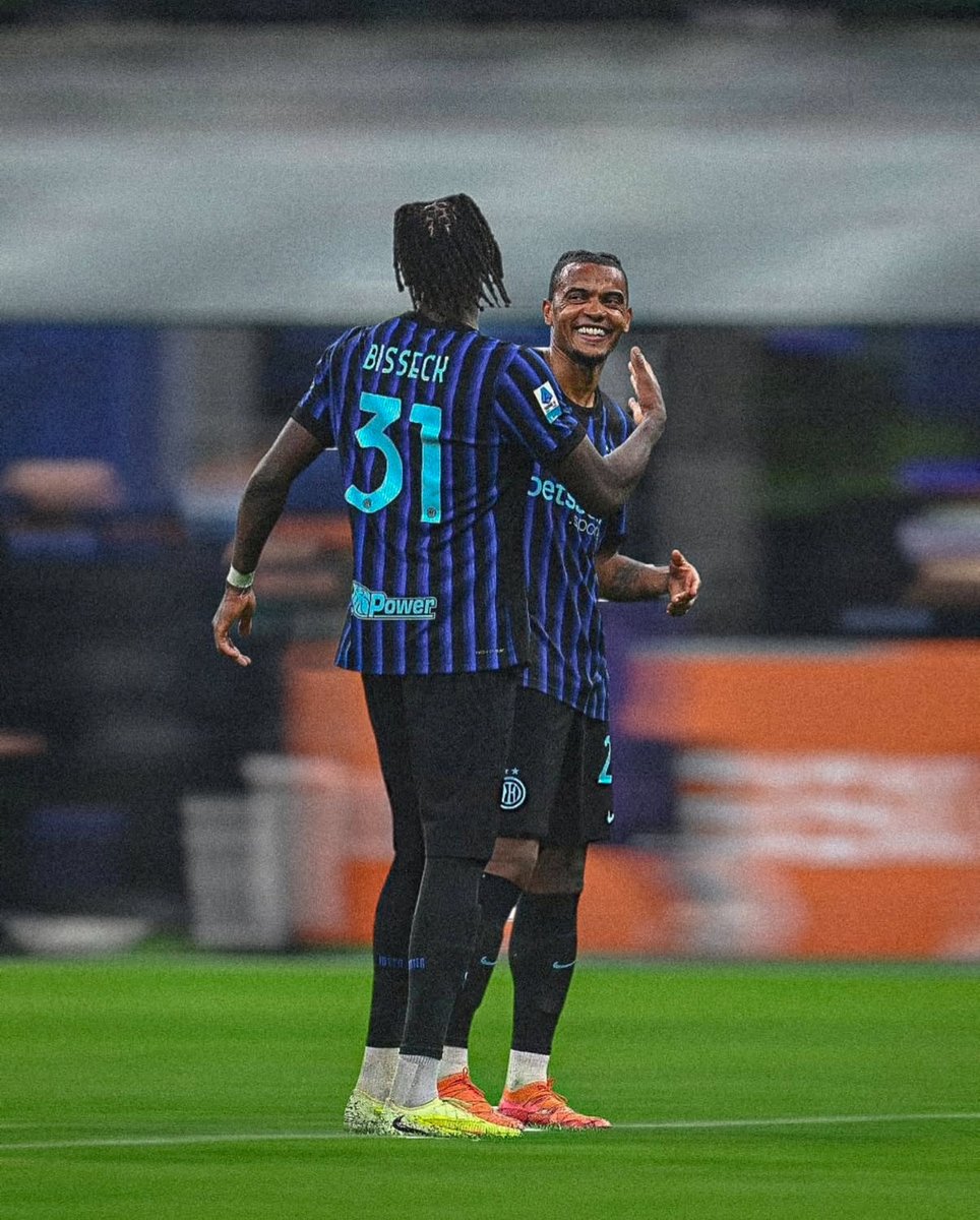 INTERRRRFD's tweet image. 良いコンビじゃないか。お互い切磋琢磨してギラギラに光り続けてくれよな。