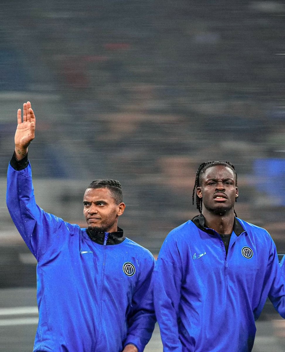 INTERRRRFD's tweet image. 良いコンビじゃないか。お互い切磋琢磨してギラギラに光り続けてくれよな。