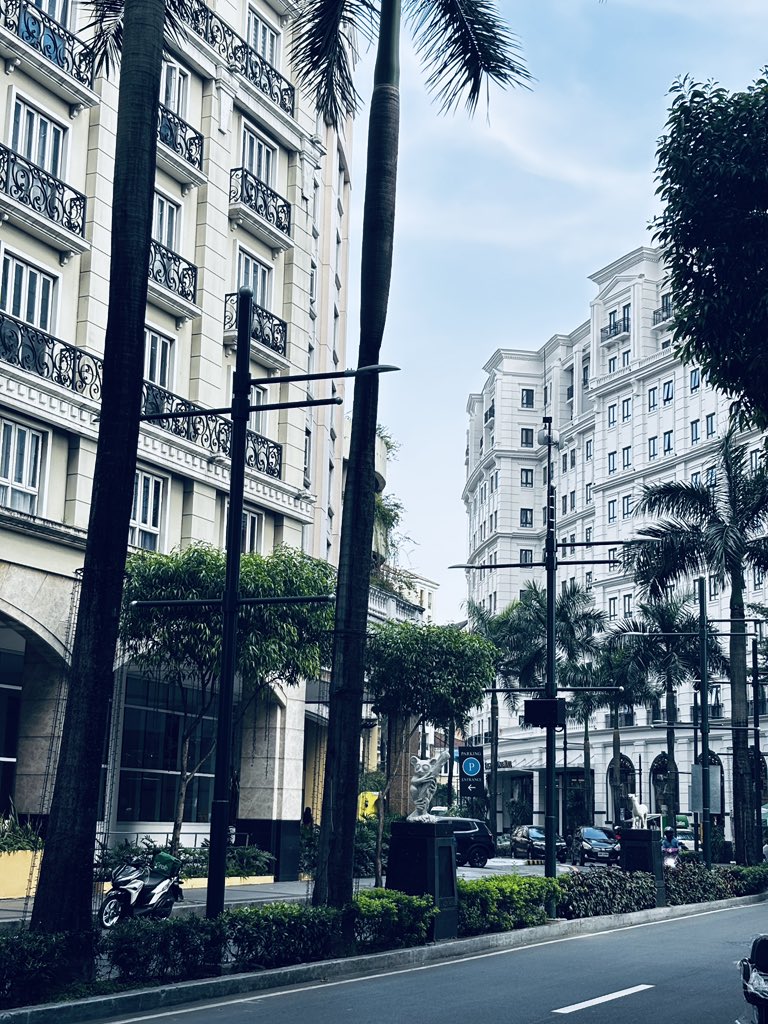kenbf08's tweet photo. This view, this moment, this city. Checking out of 2025 and into a brand new chapter. There’s no better place to watch the world reset than right here at Newport City. 2026, let’s make it legendary. 🥂 https://t.co/9cZBMk3j93