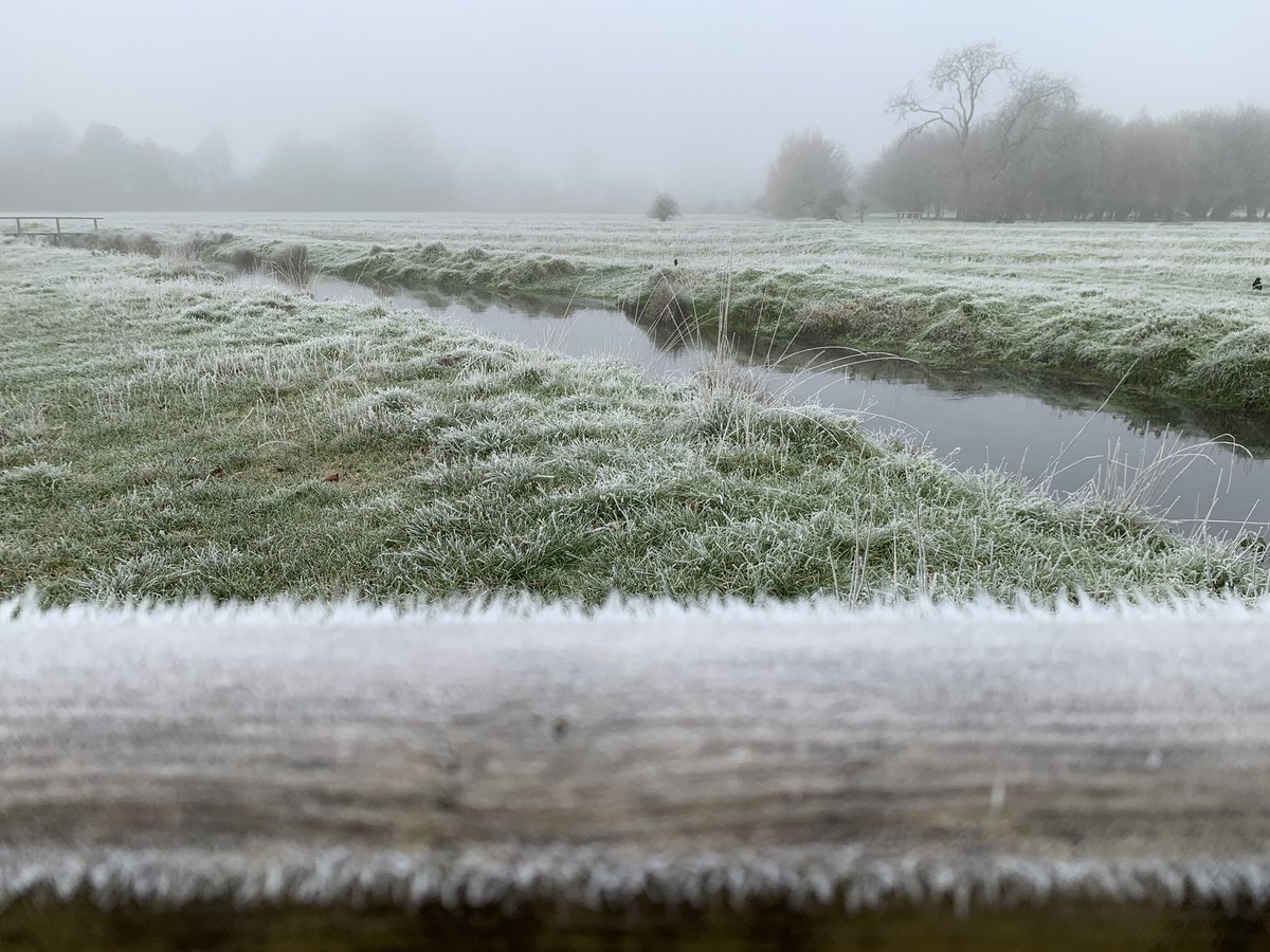 JRS2055's tweet photo. Cold Misty Morning. #Salisbury 🏴󠁧󠁢󠁥󠁮󠁧󠁿 https://t.co/TLw2NMa5Up